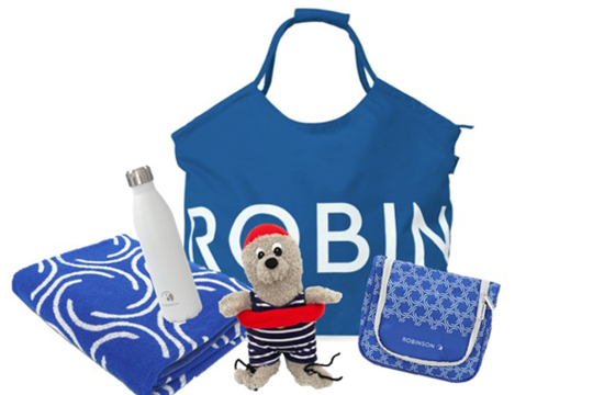 Robinson Fanpaket mit einer Tasche, einem Handtuch, einer Trinkflasche und einem Kosmetikbeutel, alles in blau wei&szlig;